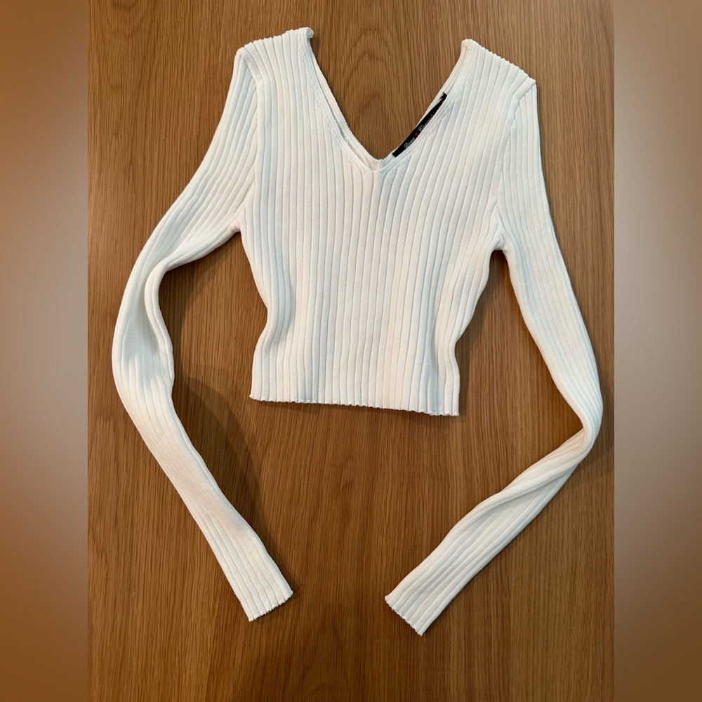 White Ribbed V-Neck Long Sleeve Top